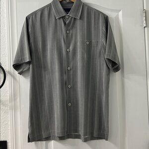 Tommy Bahama 100% Silk Size Medium